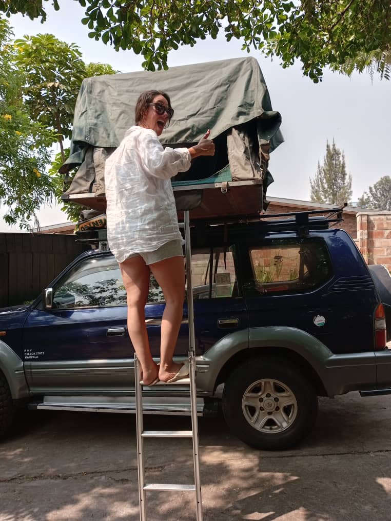 Landcruiser TX - With Popup rooftop tent