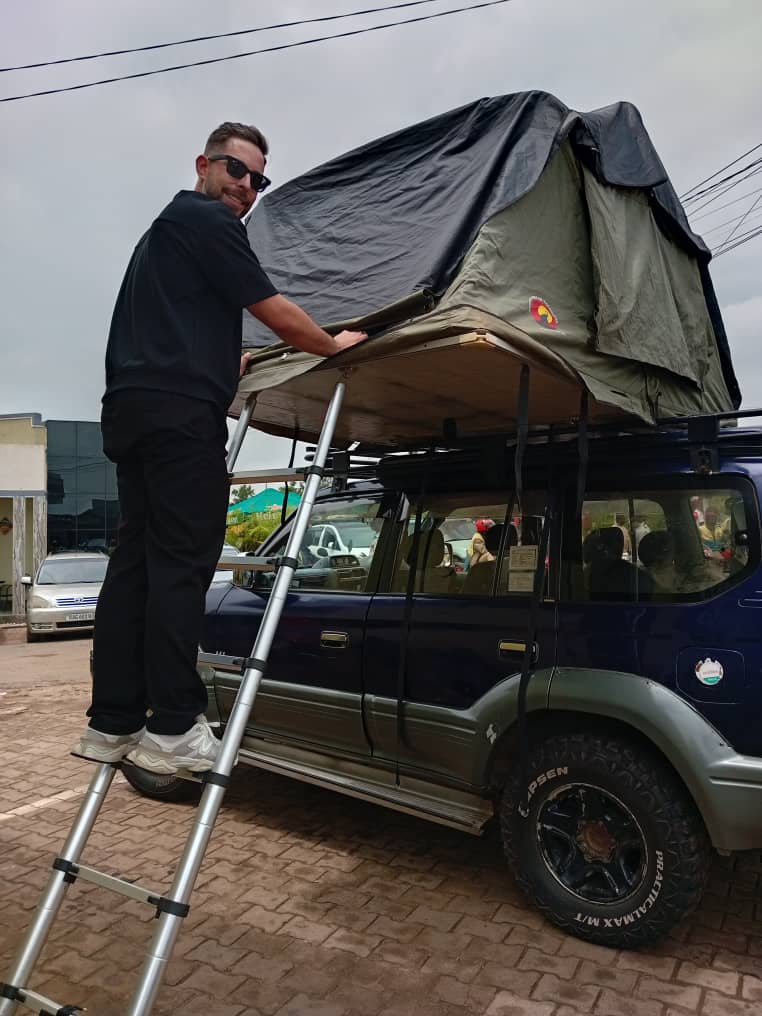Landcruiser TX - With Popup rooftop tent