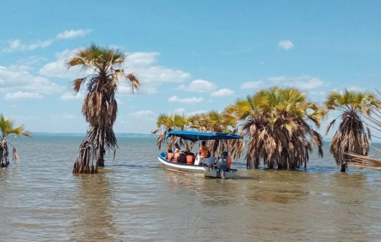 Boat Cruise Lake Turkana